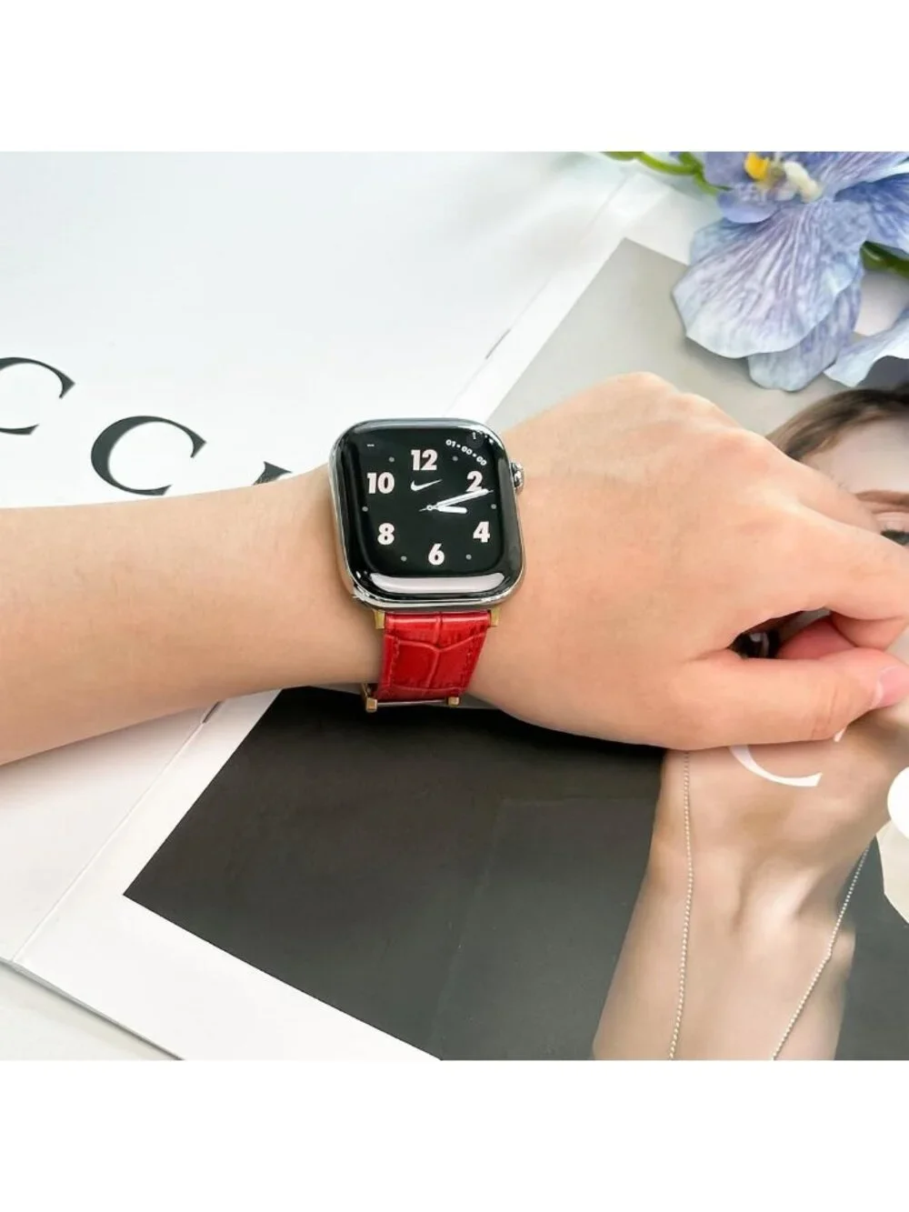 Stylish Alligator Leather Magnetic Watch Strap for Apple Watch 38-49mm, Durable